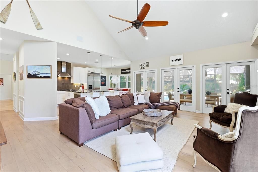 Activo con contrato: $1,599,500 (4 camas, 3 baños, 3103 Pies cuadrados)
