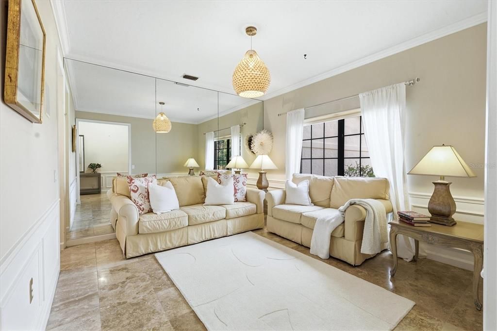 Activo con contrato: $1,599,500 (4 camas, 3 baños, 3103 Pies cuadrados)