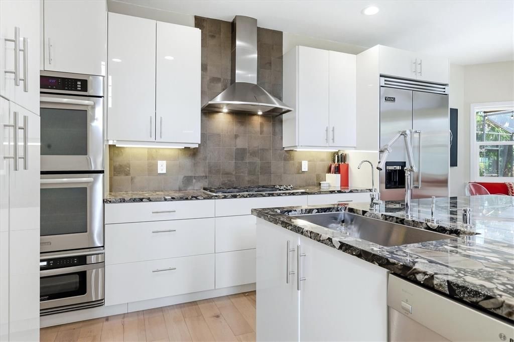 Activo con contrato: $1,599,500 (4 camas, 3 baños, 3103 Pies cuadrados)