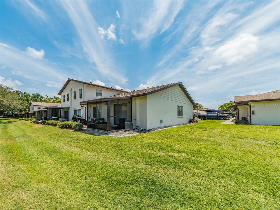 Active With Contract: $145,000 (1 beds, 1 baths, 593 Square Feet)