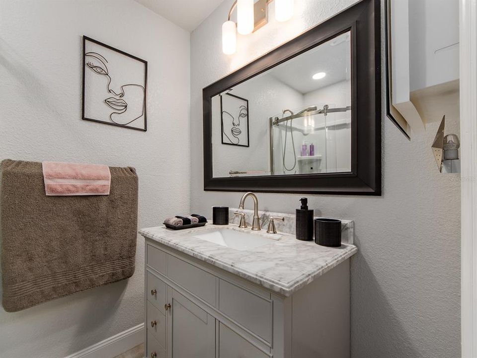Active With Contract: $145,000 (1 beds, 1 baths, 593 Square Feet)