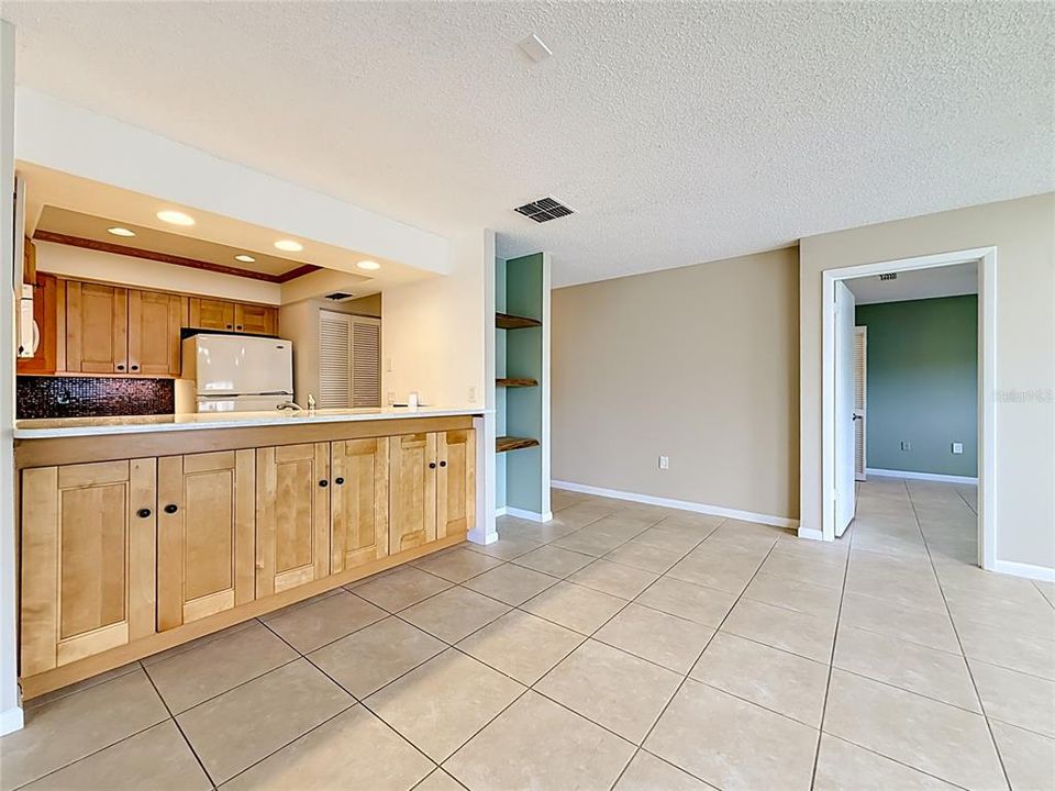For Sale: $240,000 (2 beds, 2 baths, 1135 Square Feet)