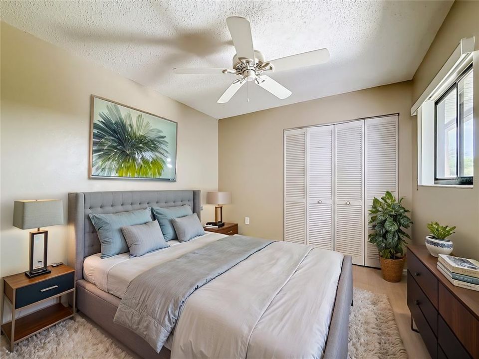 For Sale: $240,000 (2 beds, 2 baths, 1135 Square Feet)