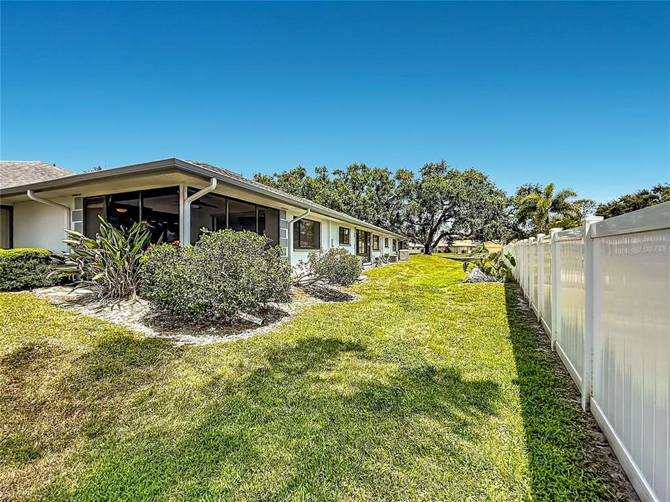 For Sale: $240,000 (2 beds, 2 baths, 1135 Square Feet)