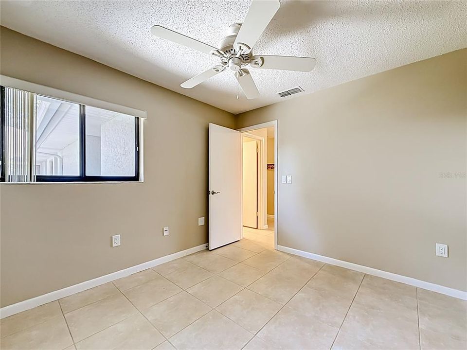 For Sale: $240,000 (2 beds, 2 baths, 1135 Square Feet)