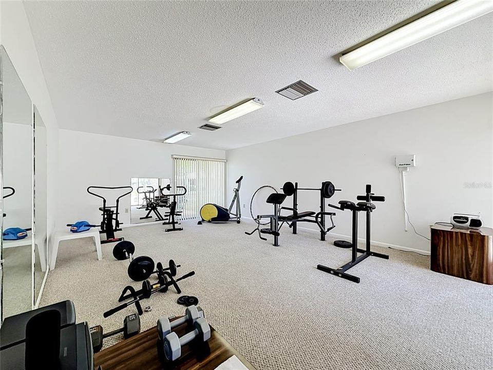 For Sale: $240,000 (2 beds, 2 baths, 1135 Square Feet)