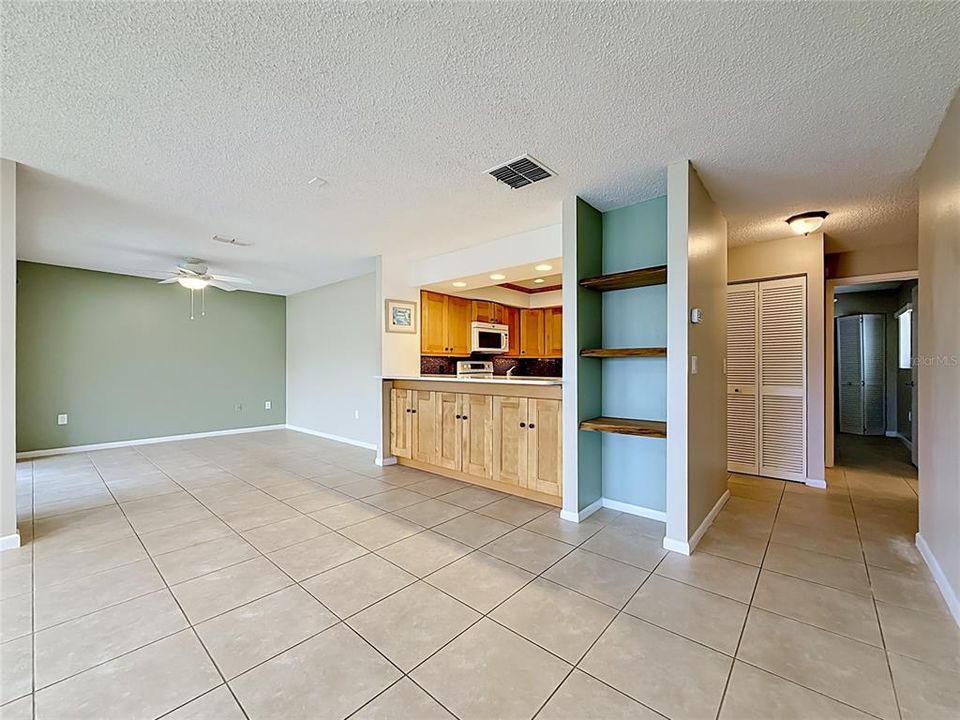 For Sale: $240,000 (2 beds, 2 baths, 1135 Square Feet)