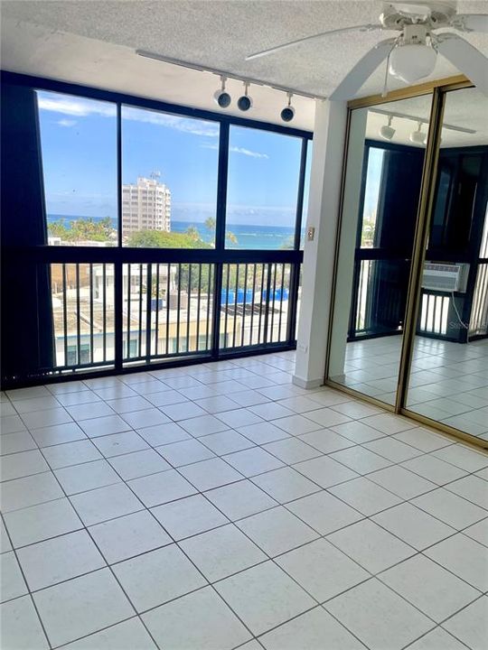 For Sale: $350,000 (1 beds, 1 baths, 630 Square Feet)