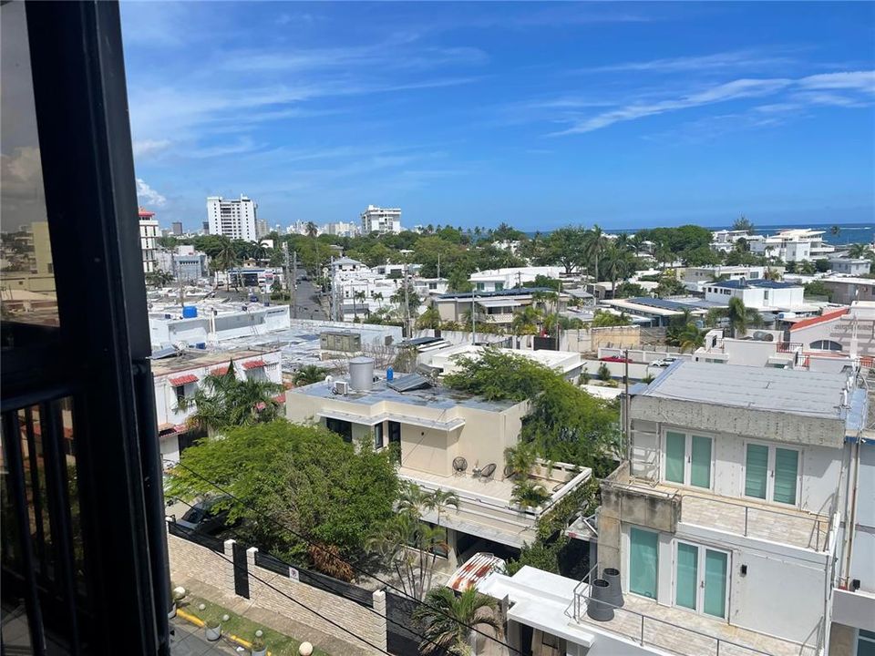 For Sale: $350,000 (1 beds, 1 baths, 630 Square Feet)