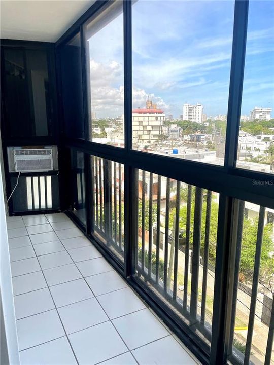 For Sale: $350,000 (1 beds, 1 baths, 630 Square Feet)