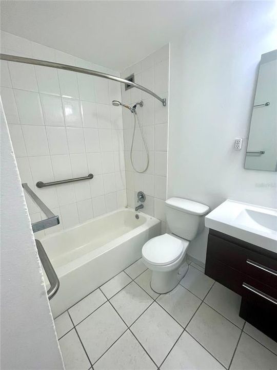 For Sale: $350,000 (1 beds, 1 baths, 630 Square Feet)