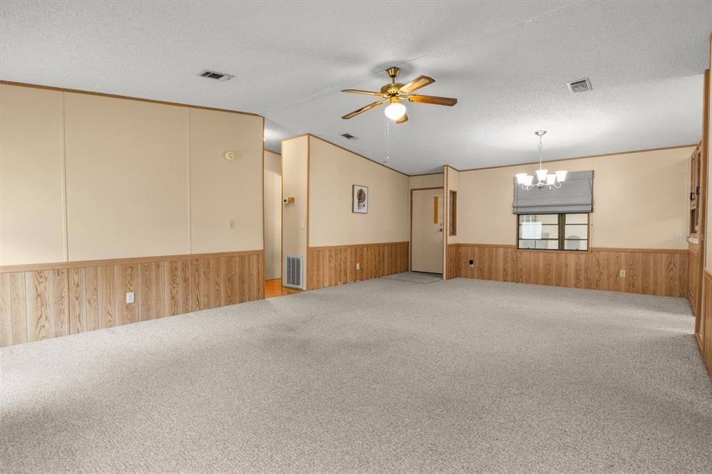For Sale: $145,000 (3 beds, 2 baths, 1352 Square Feet)