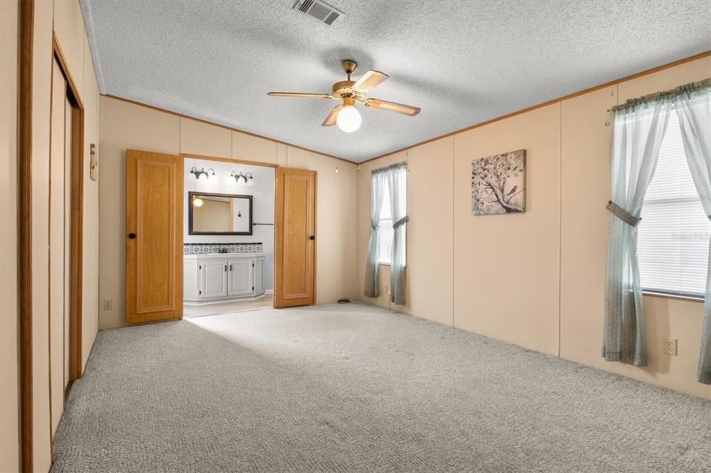 For Sale: $145,000 (3 beds, 2 baths, 1352 Square Feet)