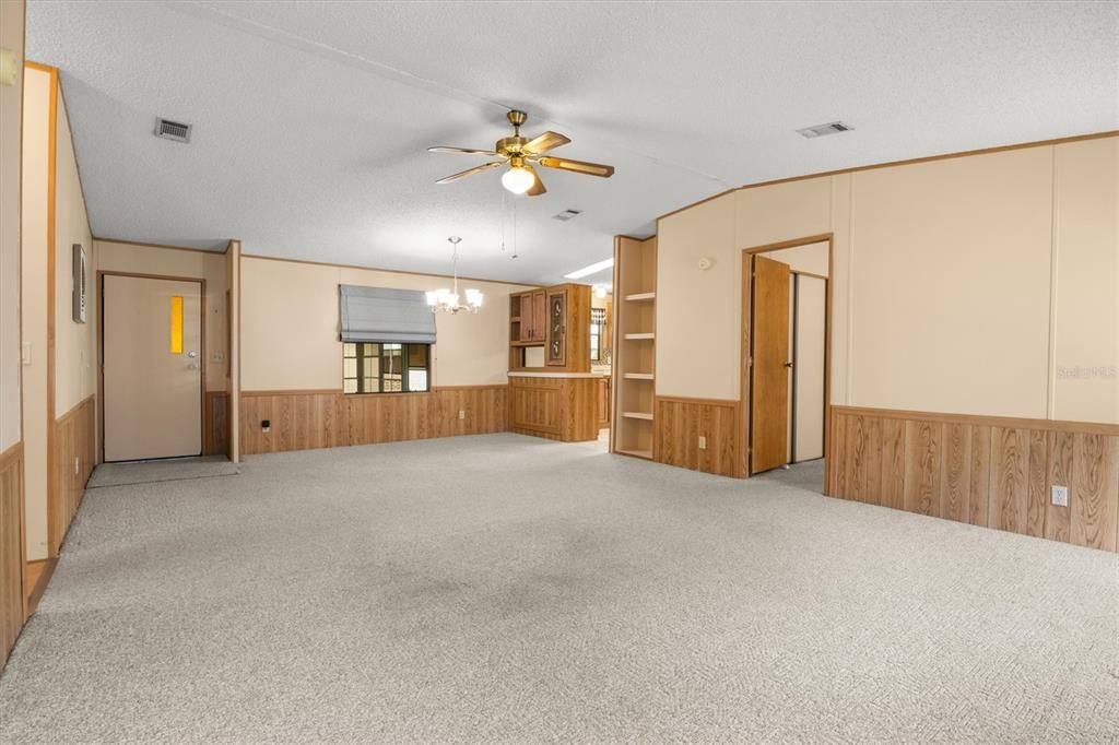 For Sale: $145,000 (3 beds, 2 baths, 1352 Square Feet)