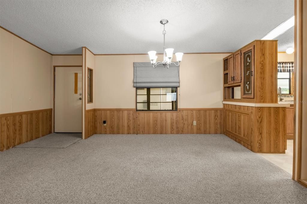 For Sale: $145,000 (3 beds, 2 baths, 1352 Square Feet)