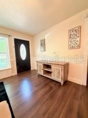 合同活跃: $269,900 (3 贝兹, 2 浴室, 1176 平方英尺)