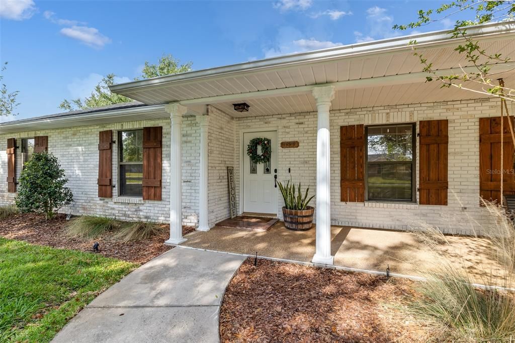 En Venta: $599,900 (4 camas, 2 baños, 2304 Pies cuadrados)