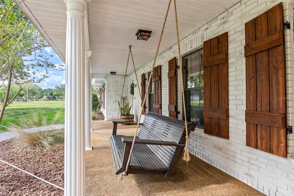 En Venta: $599,900 (4 camas, 2 baños, 2304 Pies cuadrados)