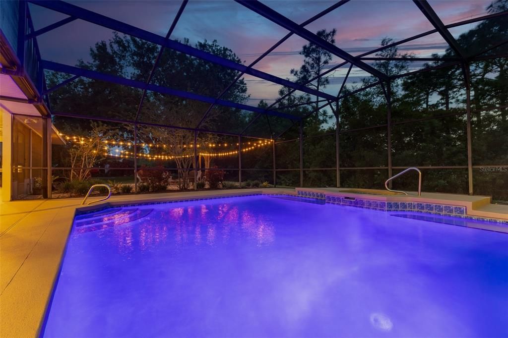 En Venta: $599,900 (4 camas, 2 baños, 2304 Pies cuadrados)