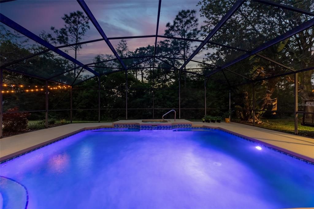 En Venta: $599,900 (4 camas, 2 baños, 2304 Pies cuadrados)