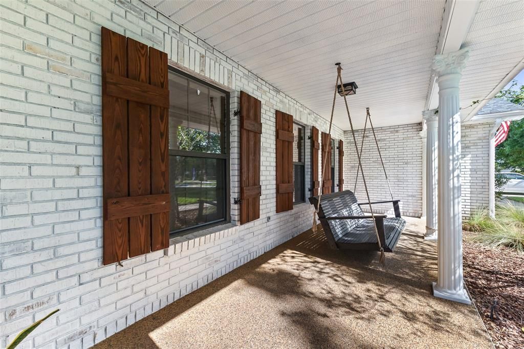 En Venta: $599,900 (4 camas, 2 baños, 2304 Pies cuadrados)