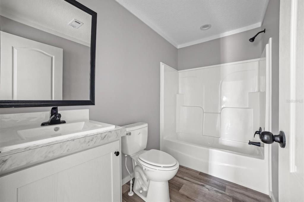 For Sale: $269,975 (3 beds, 2 baths, 1369 Square Feet)