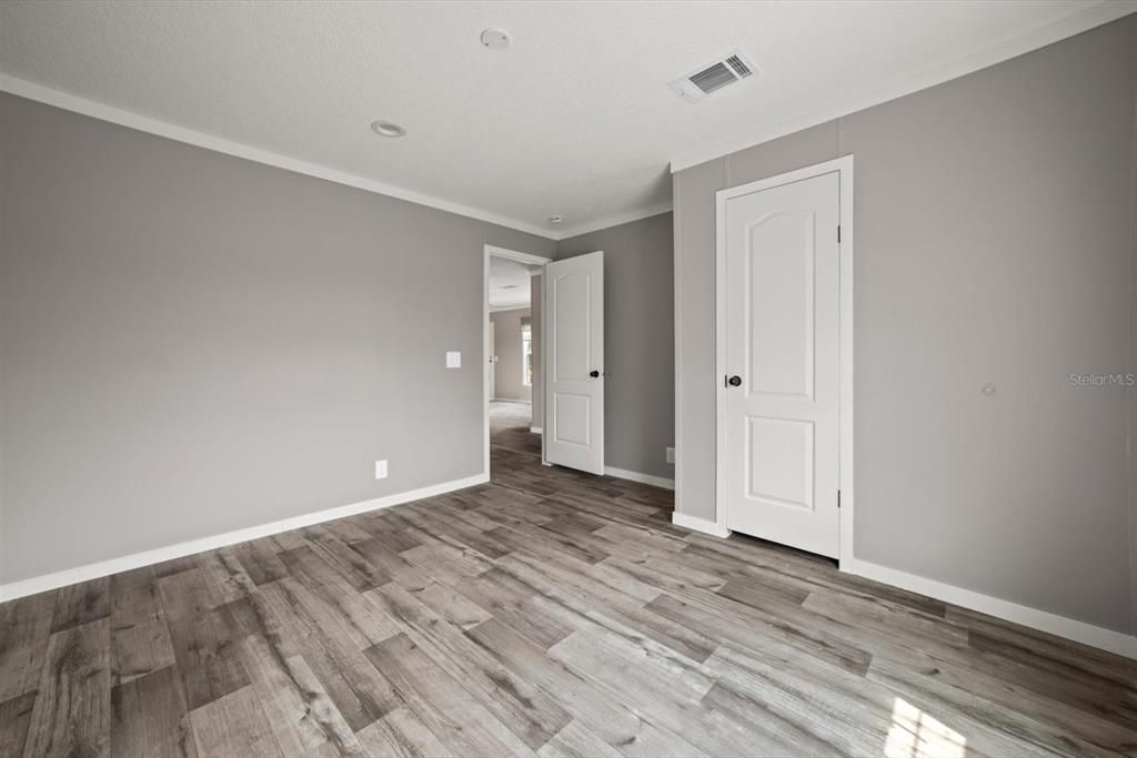 For Sale: $269,975 (3 beds, 2 baths, 1369 Square Feet)