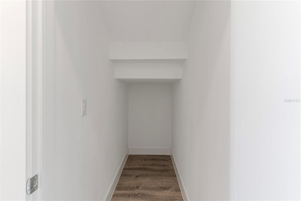 En Venta: $590,000 (4 camas, 3 baños, 2143 Pies cuadrados)