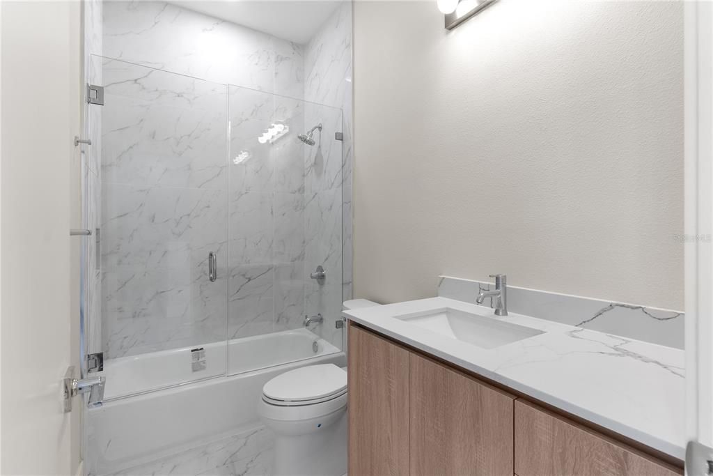 For Sale: $710,000 (3 beds, 3 baths, 2650 Square Feet)