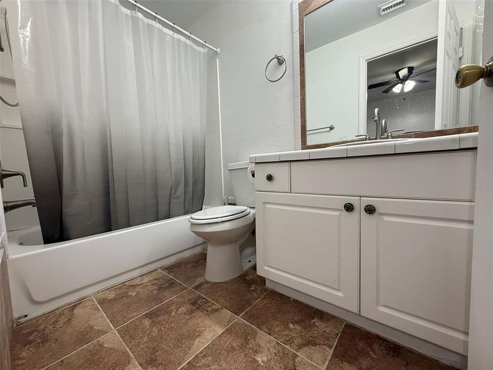 В аренду: $1,745 (3 спален, 2 ванн, 1192 Квадратных фут)