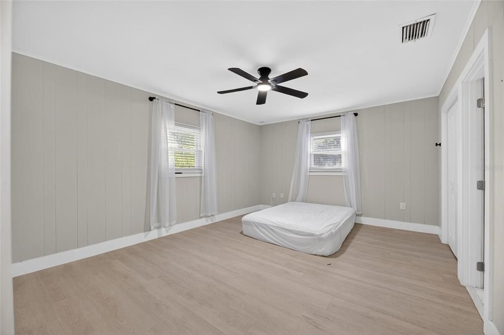 For Sale: $319,995 (3 beds, 2 baths, 1428 Square Feet)