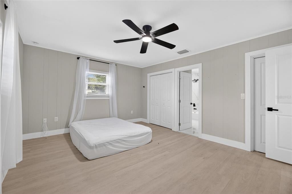 For Sale: $319,995 (3 beds, 2 baths, 1428 Square Feet)