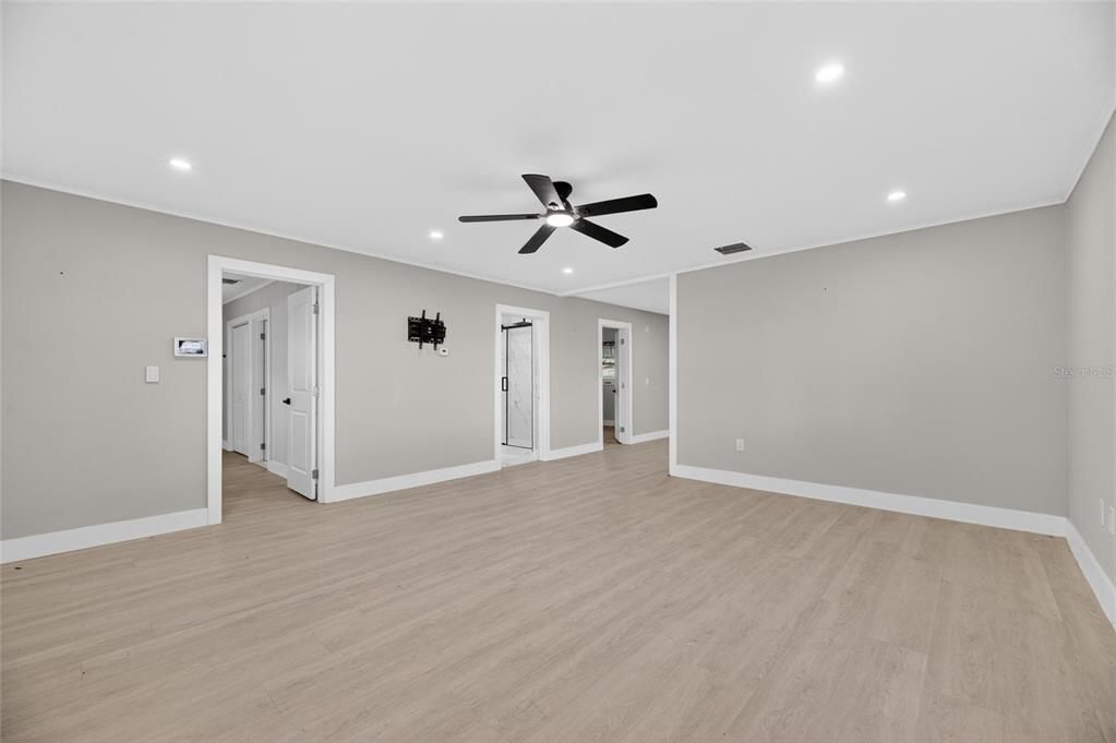 For Sale: $319,995 (3 beds, 2 baths, 1428 Square Feet)