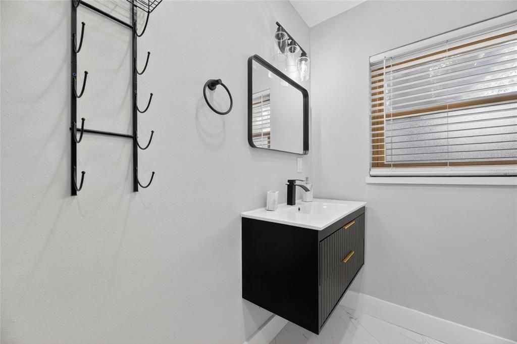 For Sale: $319,995 (3 beds, 2 baths, 1428 Square Feet)