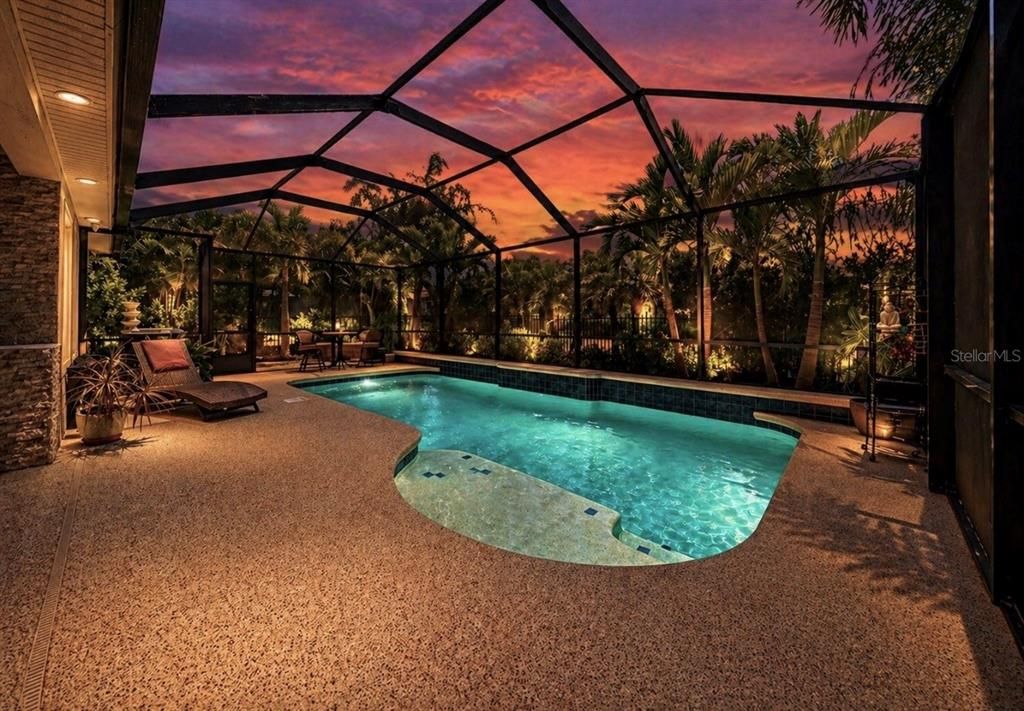 Activo con contrato: $605,499 (4 camas, 2 baños, 2114 Pies cuadrados)