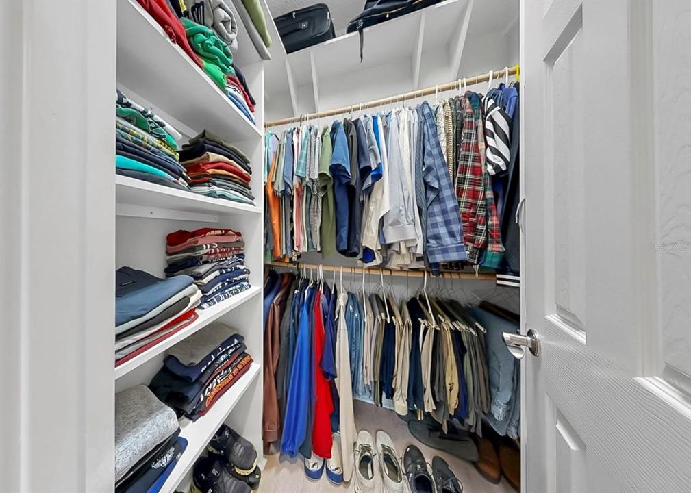 Activo con contrato: $605,499 (4 camas, 2 baños, 2114 Pies cuadrados)