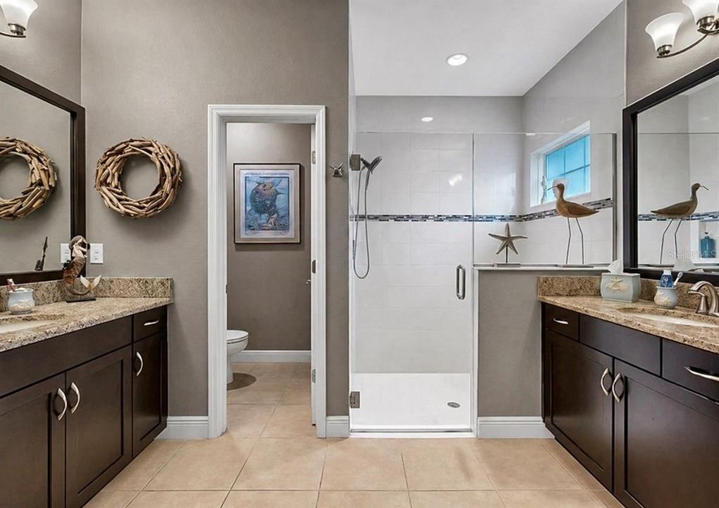 Activo con contrato: $605,499 (4 camas, 2 baños, 2114 Pies cuadrados)