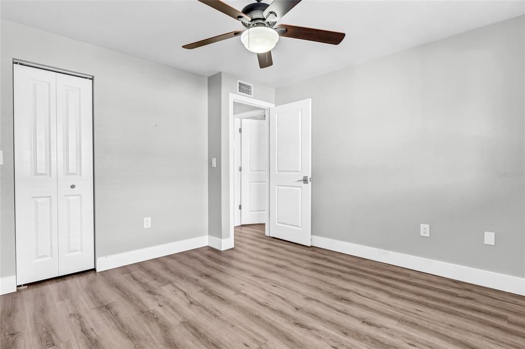 В аренду: $2,395 (2 спален, 2 ванн, 1099 Квадратных фут)
