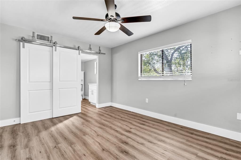 В аренду: $2,395 (2 спален, 2 ванн, 1099 Квадратных фут)