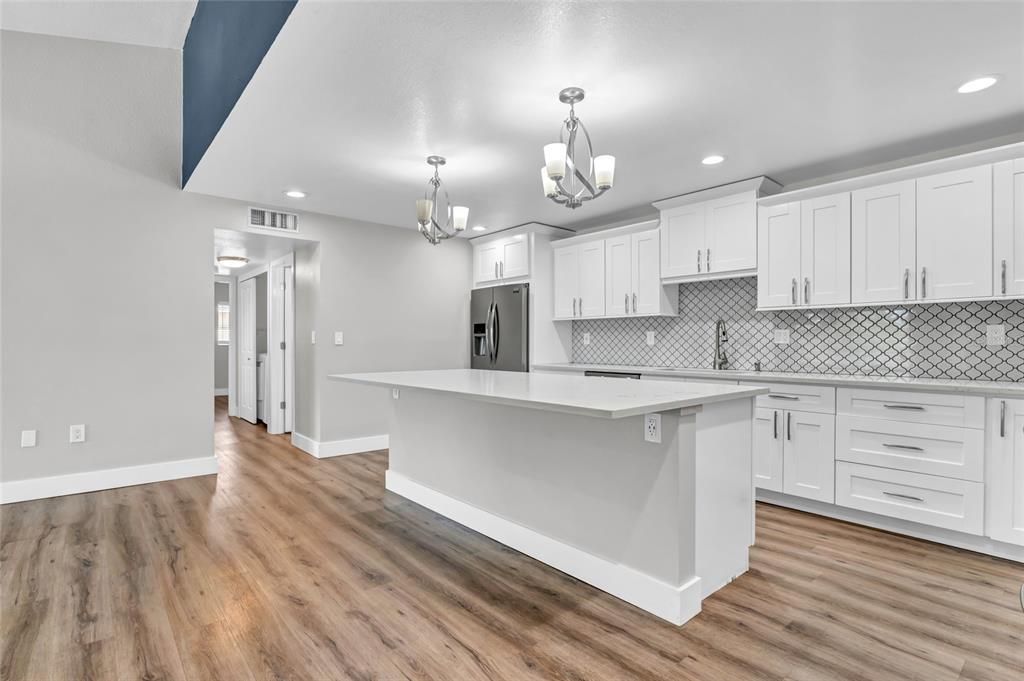 В аренду: $2,395 (2 спален, 2 ванн, 1099 Квадратных фут)