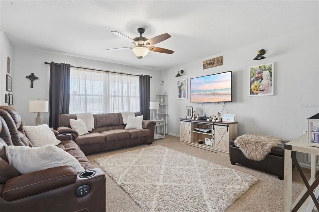 Activo con contrato: $278,000 (2 camas, 2 baños, 1312 Pies cuadrados)