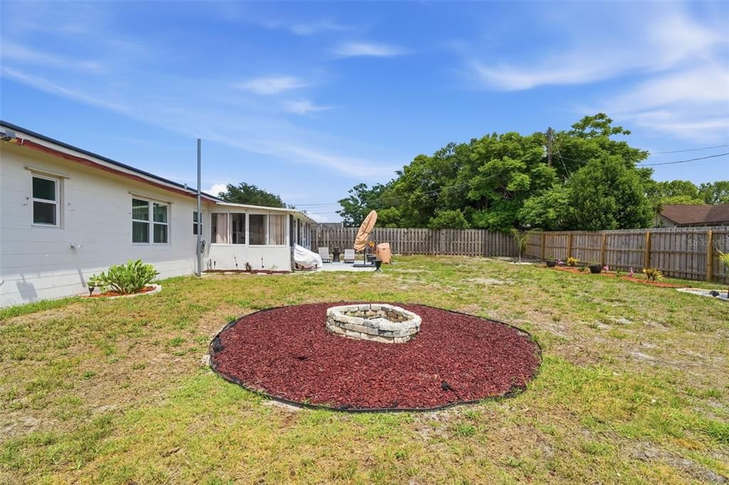 Activo con contrato: $278,000 (2 camas, 2 baños, 1312 Pies cuadrados)