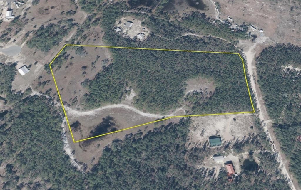 En Venta: $185,000 (12.70 acres)