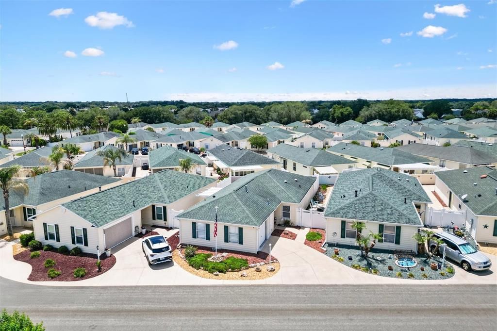 Active With Contract: $299,900 (2 beds, 2 baths, 1192 Square Feet)