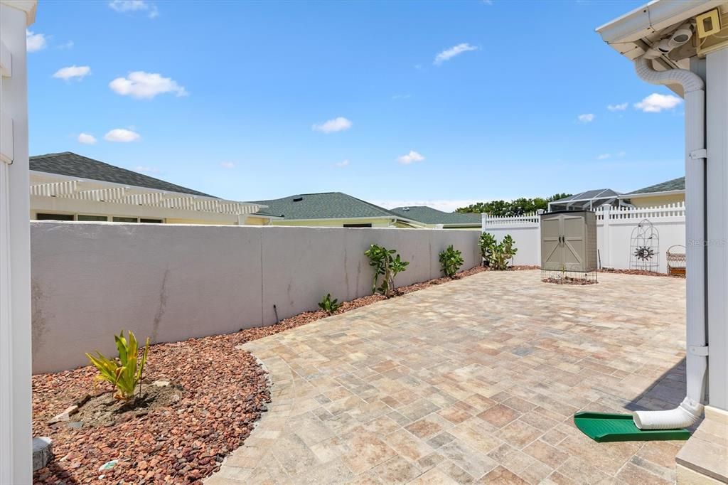 Active With Contract: $299,900 (2 beds, 2 baths, 1192 Square Feet)
