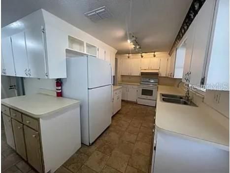 For Rent: $1,800 (3 beds, 2 baths, 1505 Square Feet)