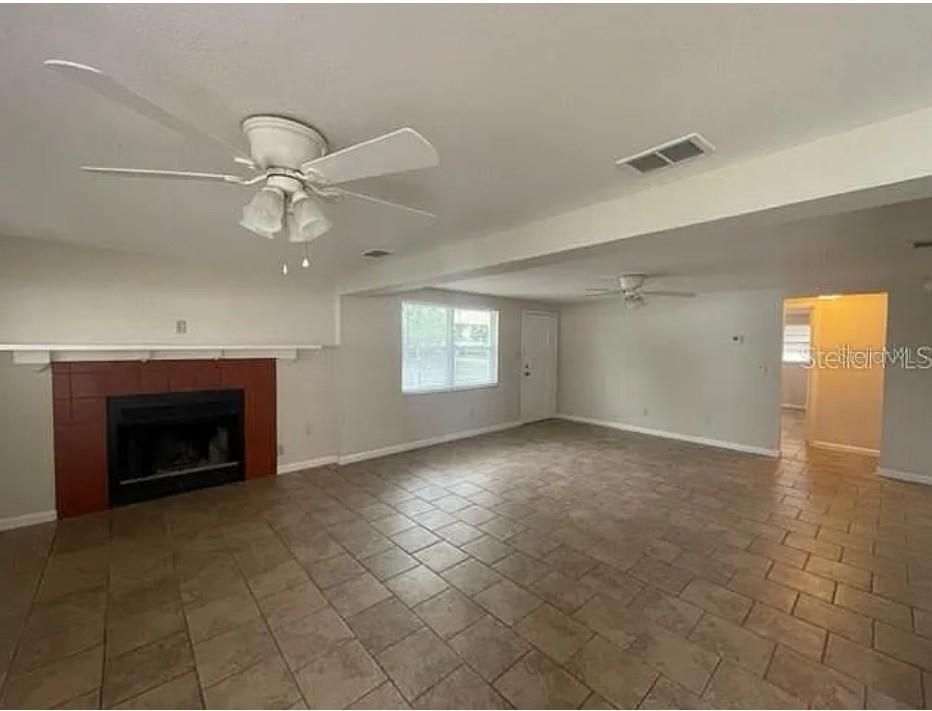 For Rent: $1,800 (3 beds, 2 baths, 1505 Square Feet)