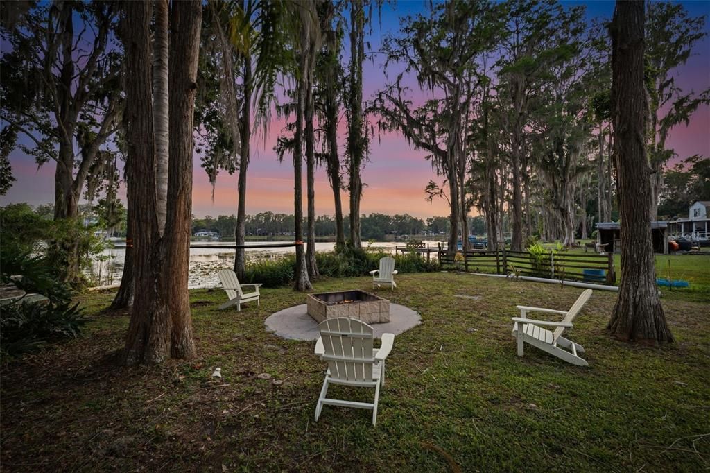 For Sale: $599,000 (2 beds, 2 baths, 1493 Square Feet)