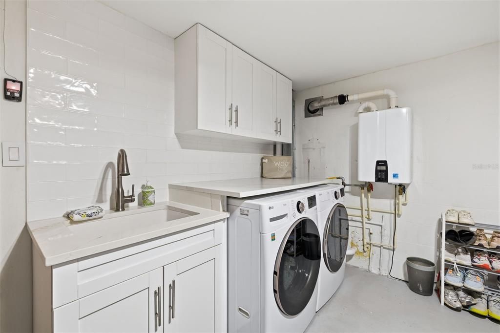 For Sale: $599,000 (2 beds, 2 baths, 1493 Square Feet)