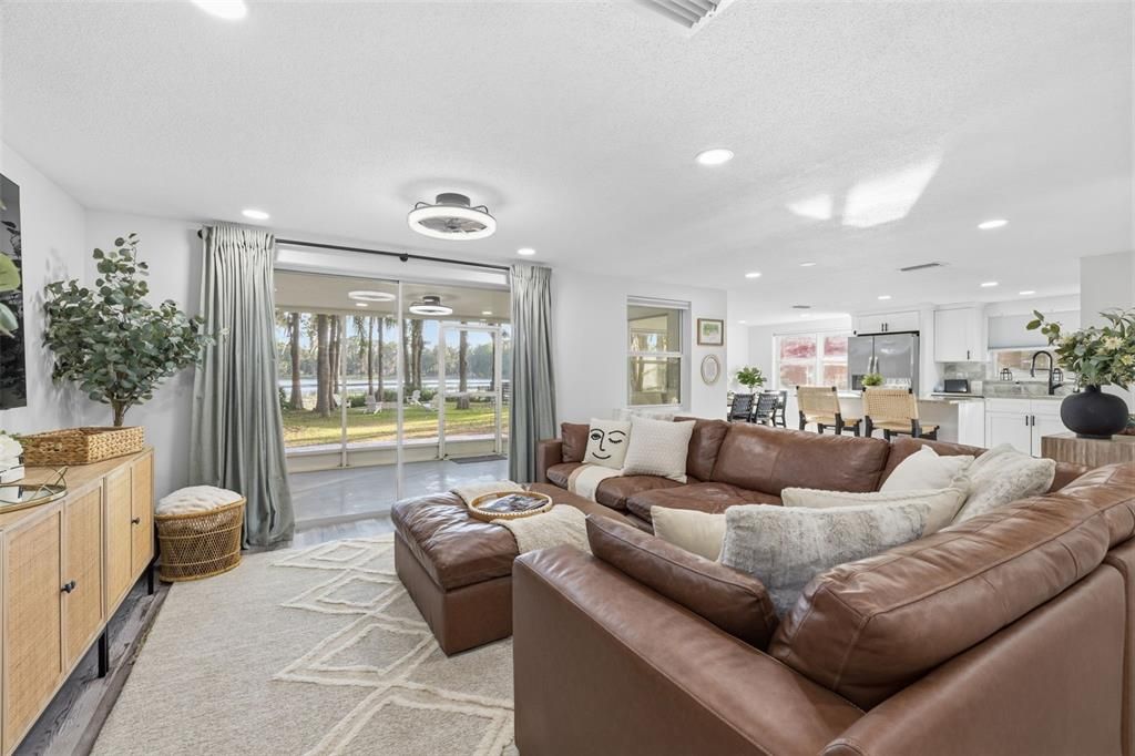 For Sale: $599,000 (2 beds, 2 baths, 1493 Square Feet)